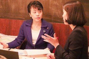 議員視察　有村治子議員　山下真実　女性起業家　託児付きランチ　ここるく